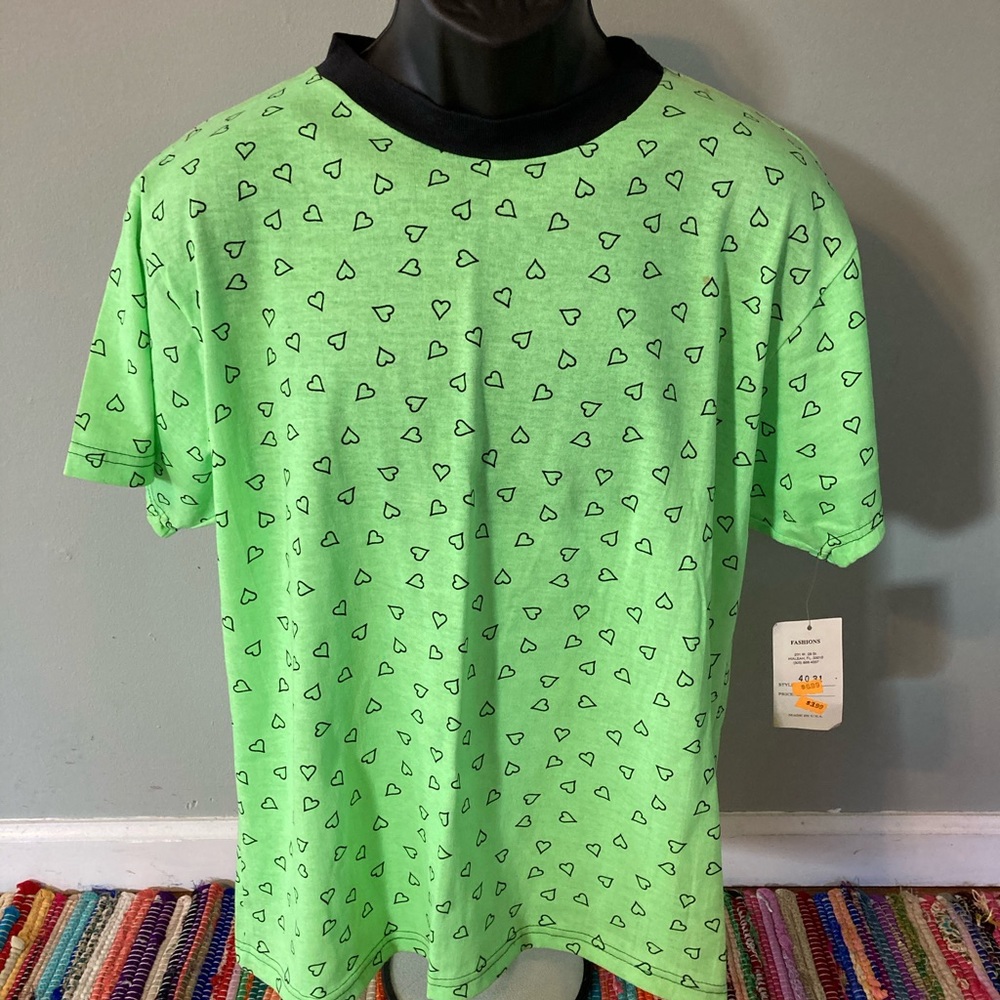 90s Neon Hearts All Over Print Shirt Medium